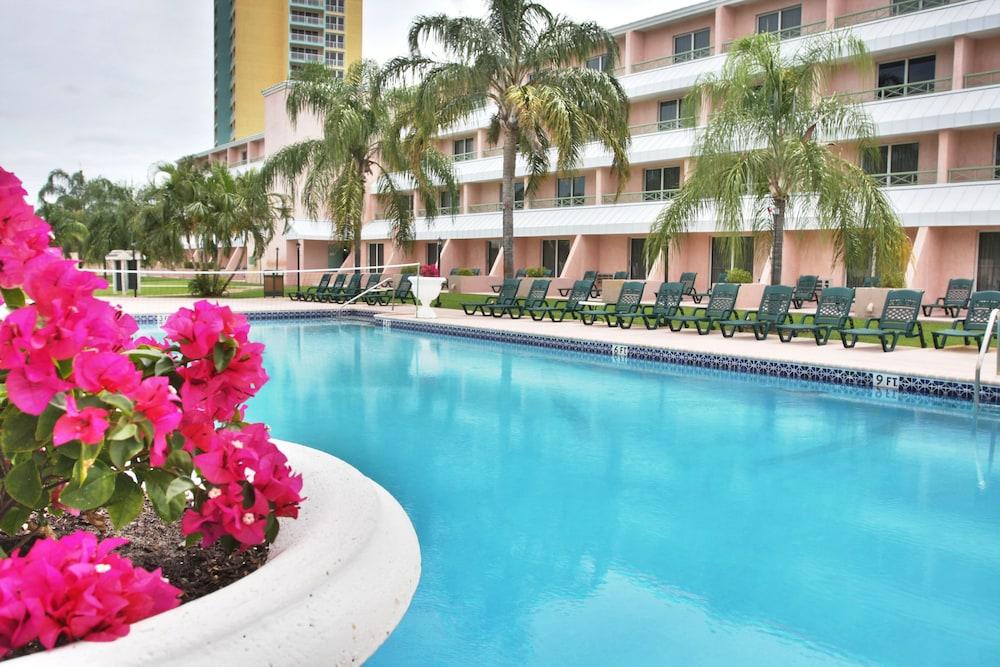 Castaways Resort And Suites Freeport Exterior photo