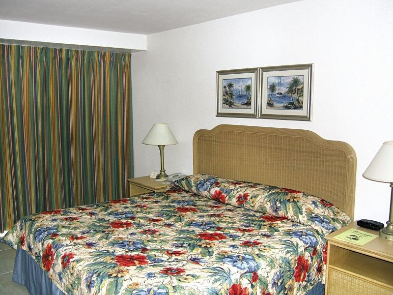 Castaways Resort And Suites Freeport Exterior photo
