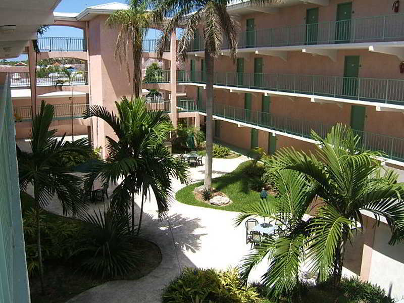 Castaways Resort And Suites Freeport Exterior photo