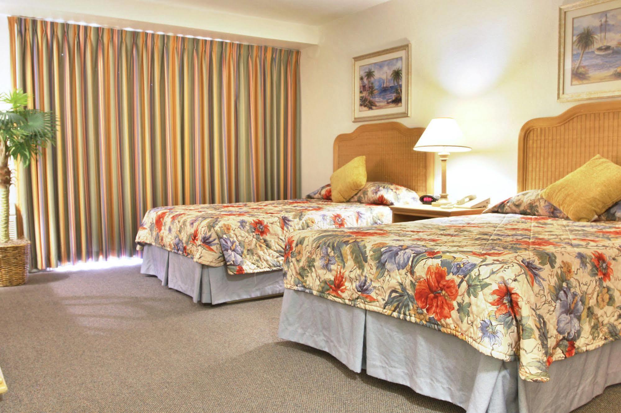 Castaways Resort And Suites Freeport Exterior photo