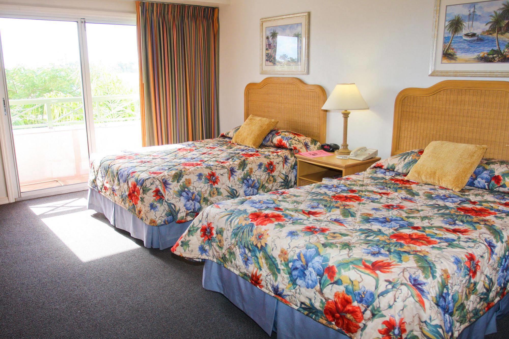 Castaways Resort And Suites Freeport Exterior photo