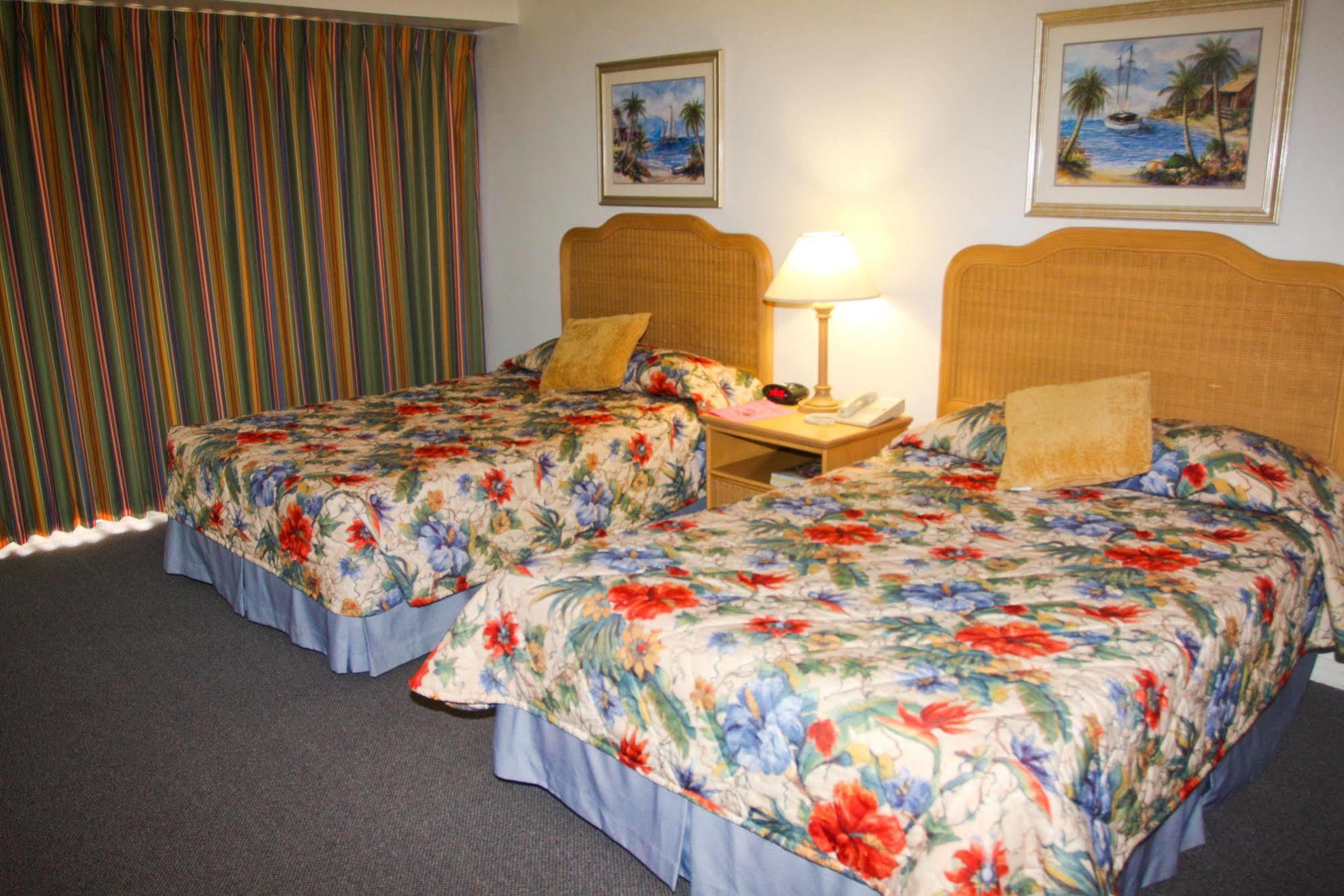Castaways Resort And Suites Freeport Exterior photo